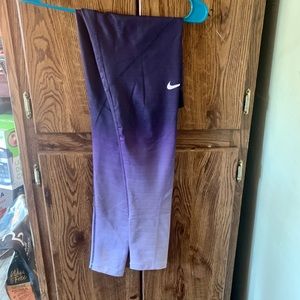 Purple ombré Nike pros (M)